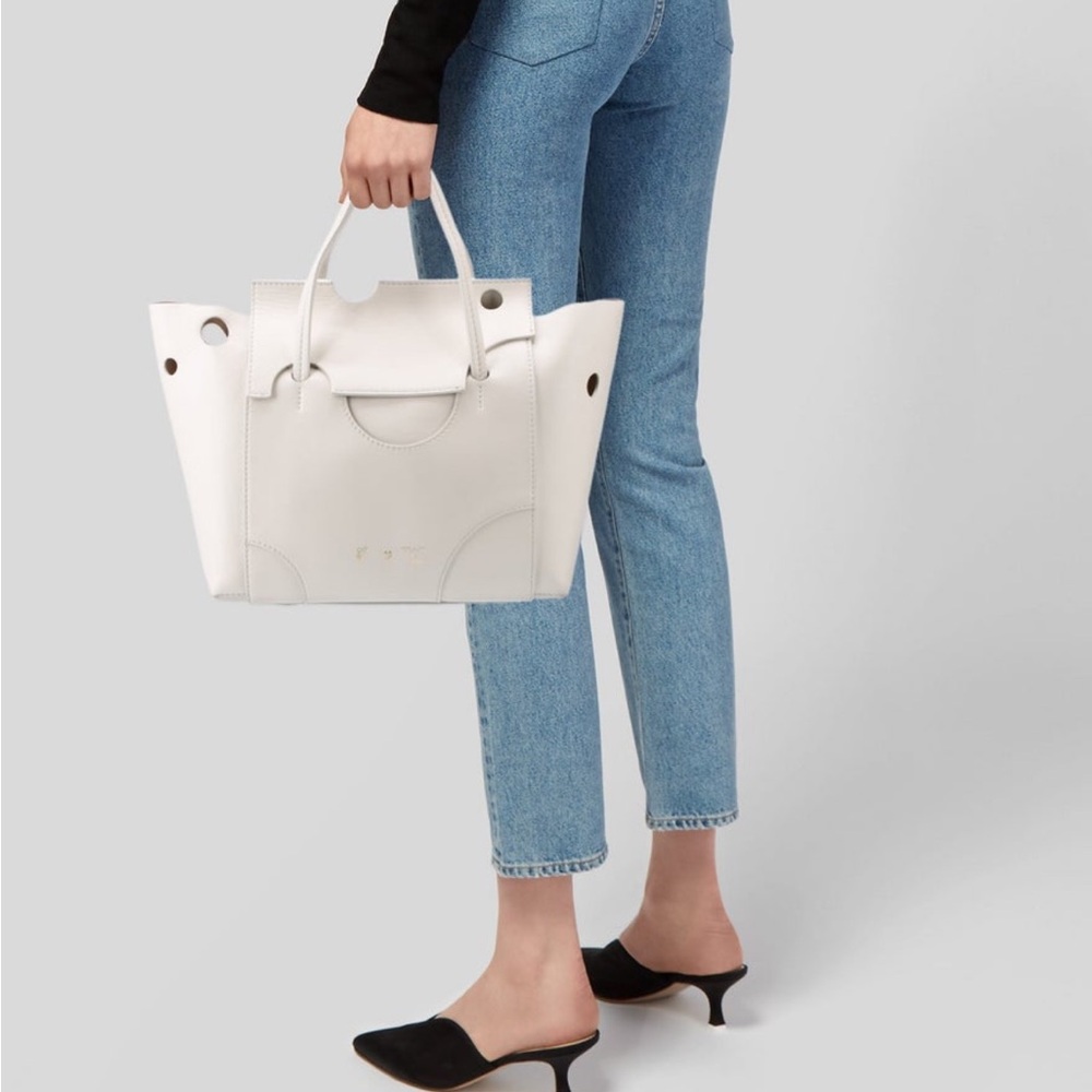 Off-White White Tote Bag with Structured Design - Picture 2 of 10